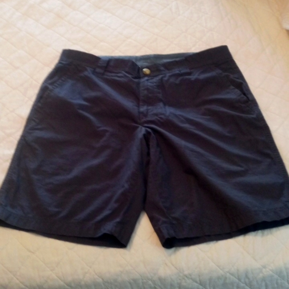 Mens Columbia shorts like new size 32w dark grey